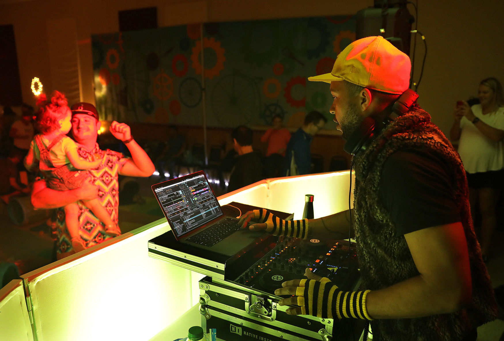 LIFE-BABY-RAVE-DANCEPARTY-2-LA